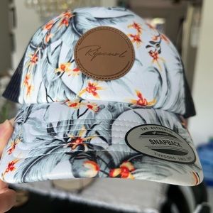 NWT- RIP CURL Womens Diamond Bay Floral Trucker Hat cat